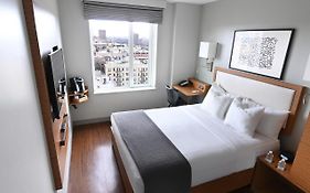 Edge Hotel Washington Heights